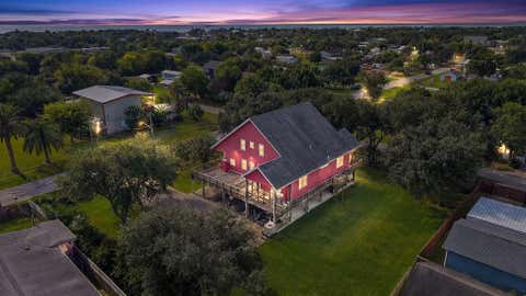 Photo of 746 12th Street, Dickinson, TX 77539 (MLS # 21721795)