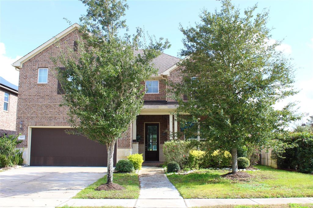 Photo of 3707 Parkcrest Court, Pearland, TX 77584 (MLS # 97552252)