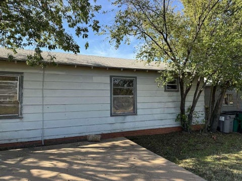 Homes For Sale - 619 N Dunbar Street<br/> Electra, TX 76360