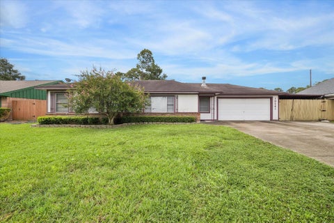 Photo of 10241 Moorberry Lane, Houston, TX 77043 (MLS # 73289981)