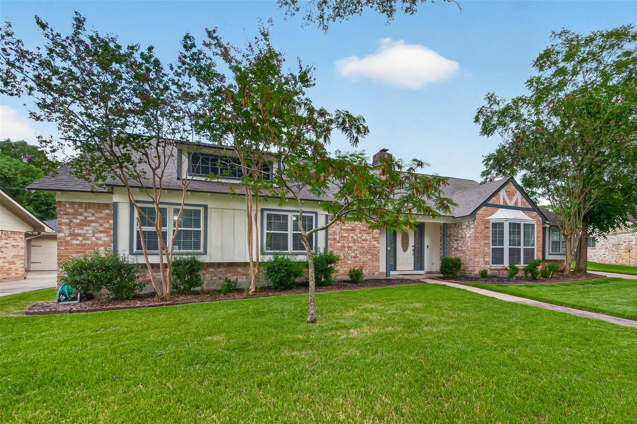 25506 Many Oak Drive