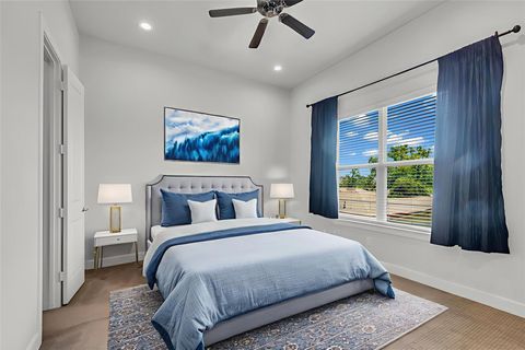 Tiny photo for 144 Knightsbridge Park Lane, Houston, TX 77018 (MLS # 53939103)