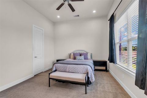 Tiny photo for 144 Knightsbridge Park Lane, Houston, TX 77018 (MLS # 53939103)
