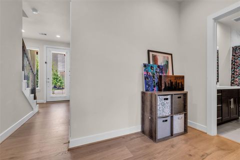 Tiny photo for 144 Knightsbridge Park Lane, Houston, TX 77018 (MLS # 53939103)