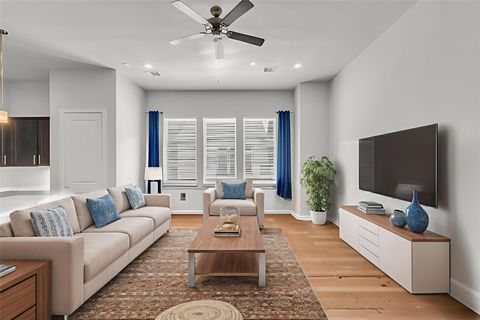 Tiny photo for 144 Knightsbridge Park Lane, Houston, TX 77018 (MLS # 53939103)