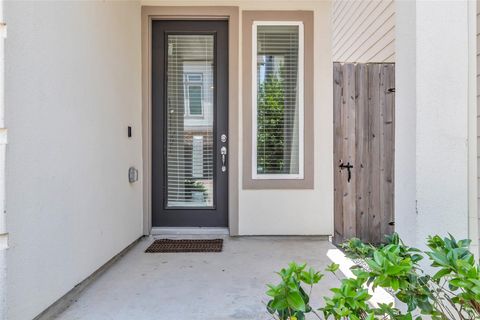 Tiny photo for 144 Knightsbridge Park Lane, Houston, TX 77018 (MLS # 53939103)