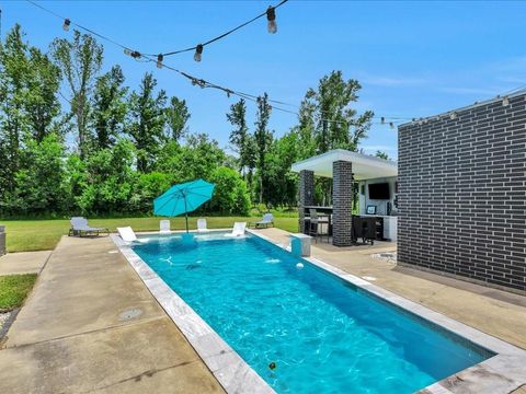 Homes For Sale - 129 White Oak Loop<br/> Angelina County, Lufkin, TX 75901