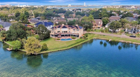 Photo of 18718 Martinique Drive, Houston, TX 77058 (MLS # 79073563)