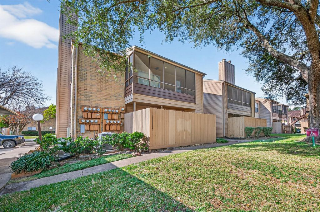 Photo of 10555 Turtlewood Court #2505, Houston, TX 77072 (MLS # 82467654)
