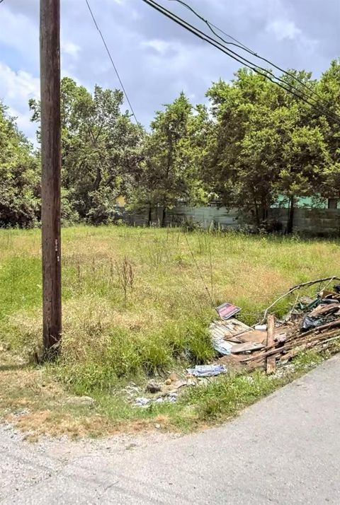 Photo of 3916 Falls Street, Houston, TX 77026 (MLS # 66781978)