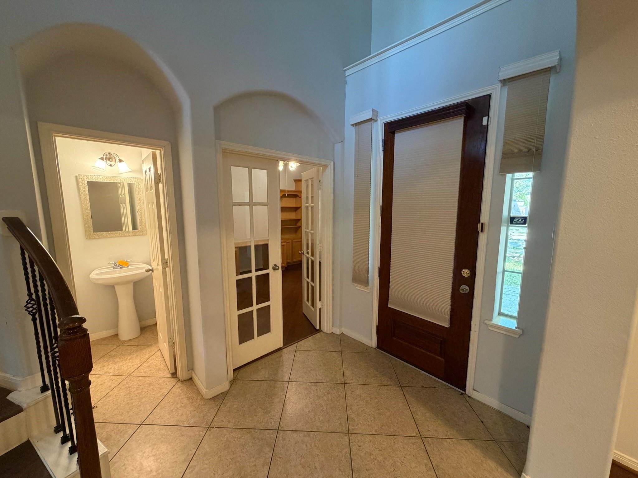 2501 Rose Bay Drive