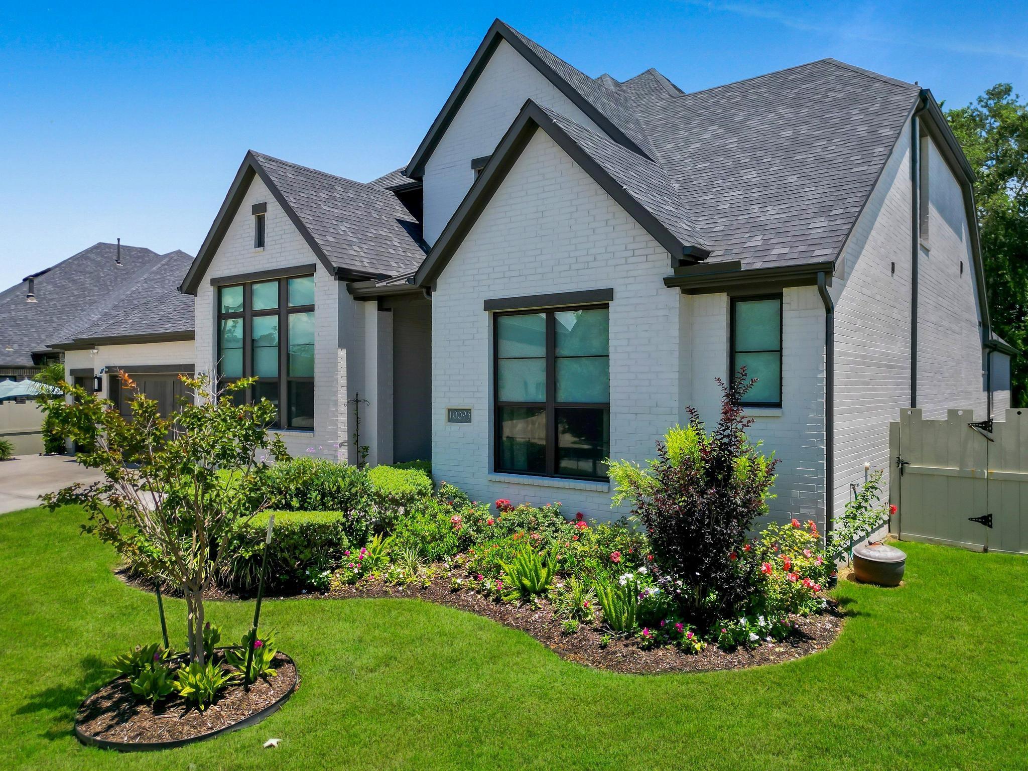 10095 S Goshawk Trail