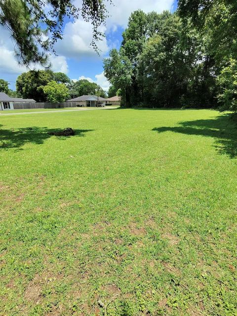 Photo of 0 Bowie, Liberty, TX 77575 (MLS # 90429998)