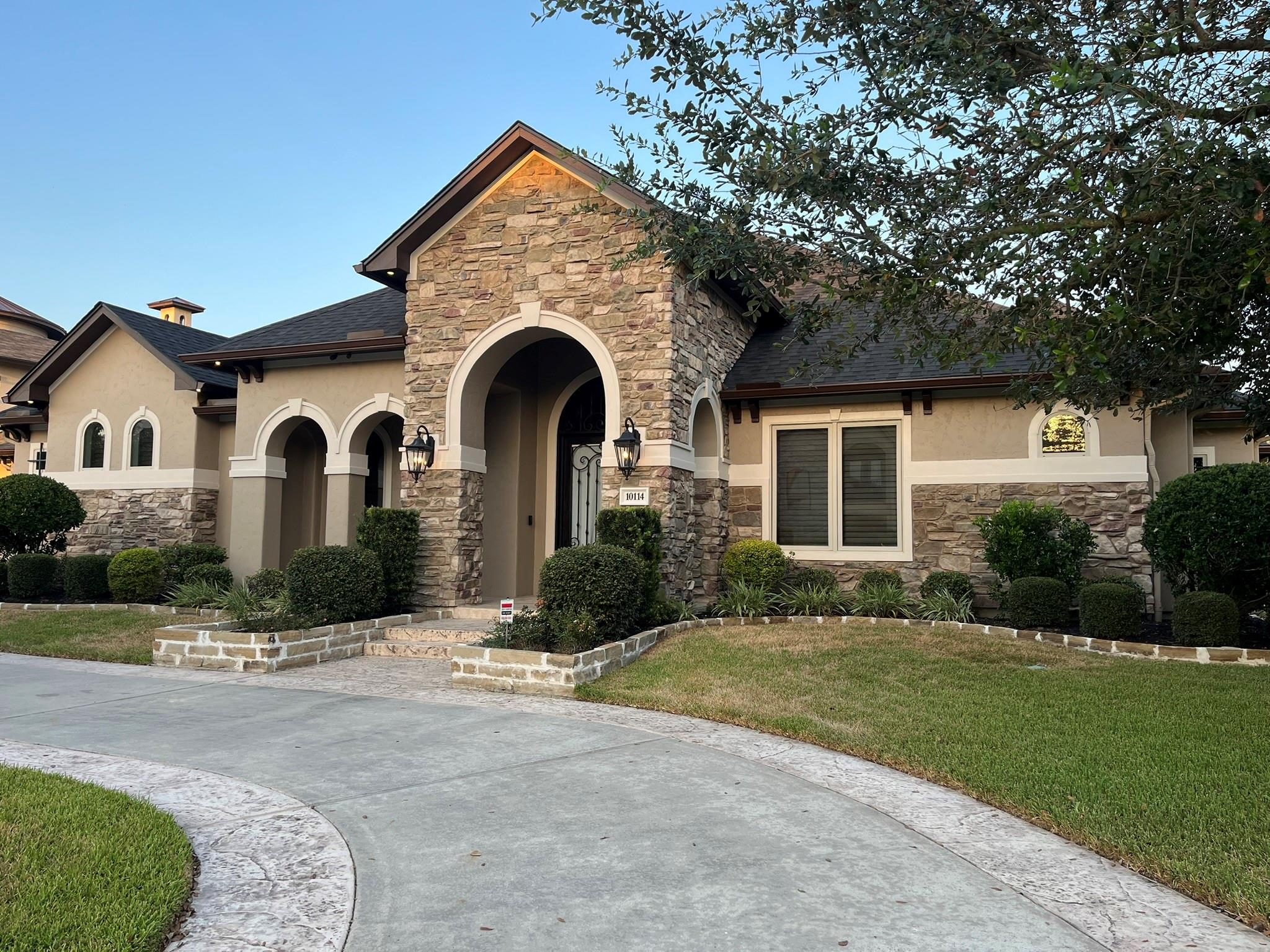 10114 E Frio River Circle N