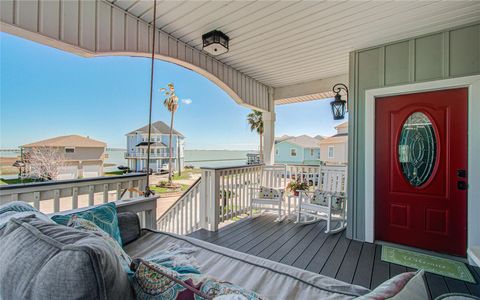 Photo of 215 Lokai Street, Tiki Island, TX 77554 (MLS # 43197158)