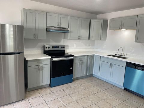 Photo of 909 University Boulevard #905, Galveston, TX 77550 (MLS # 28415212)