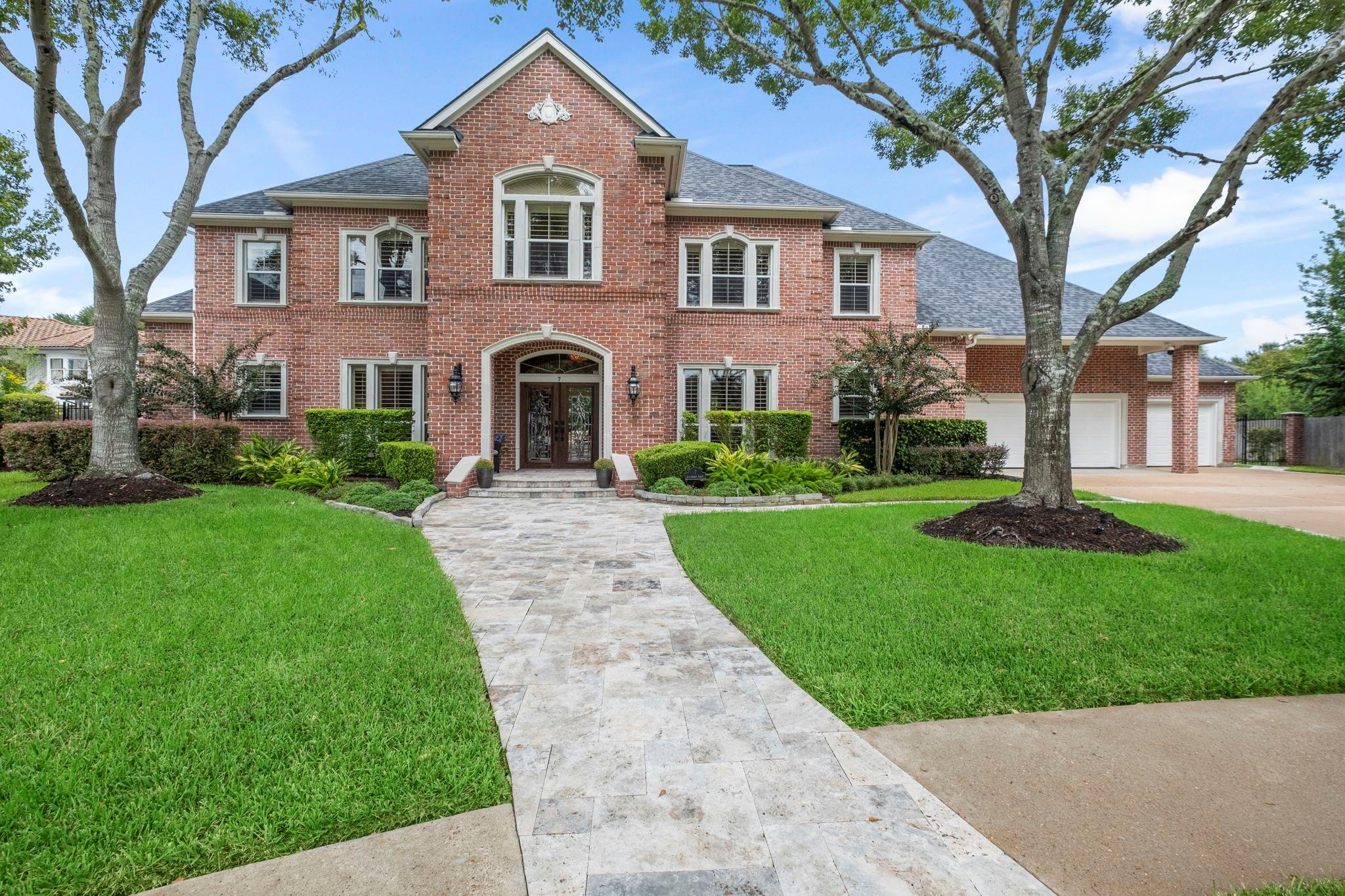 7 Silverloch Court