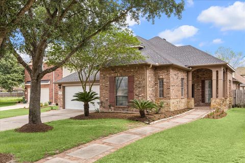 Photo of 8107 Whisper Point Drive, Houston, TX 77040 (MLS # 10498729)