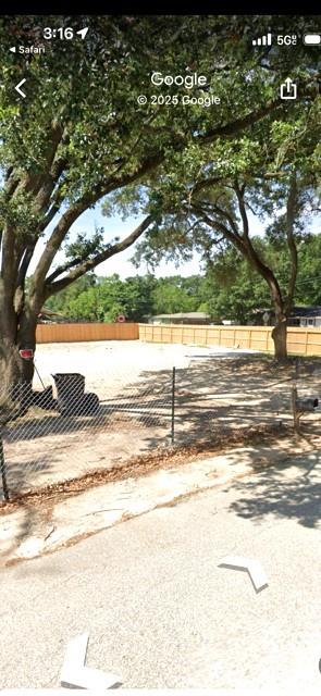 Vacant Land For Sale - 43 N Wickerwood Street<br/> Houston, TX 77080