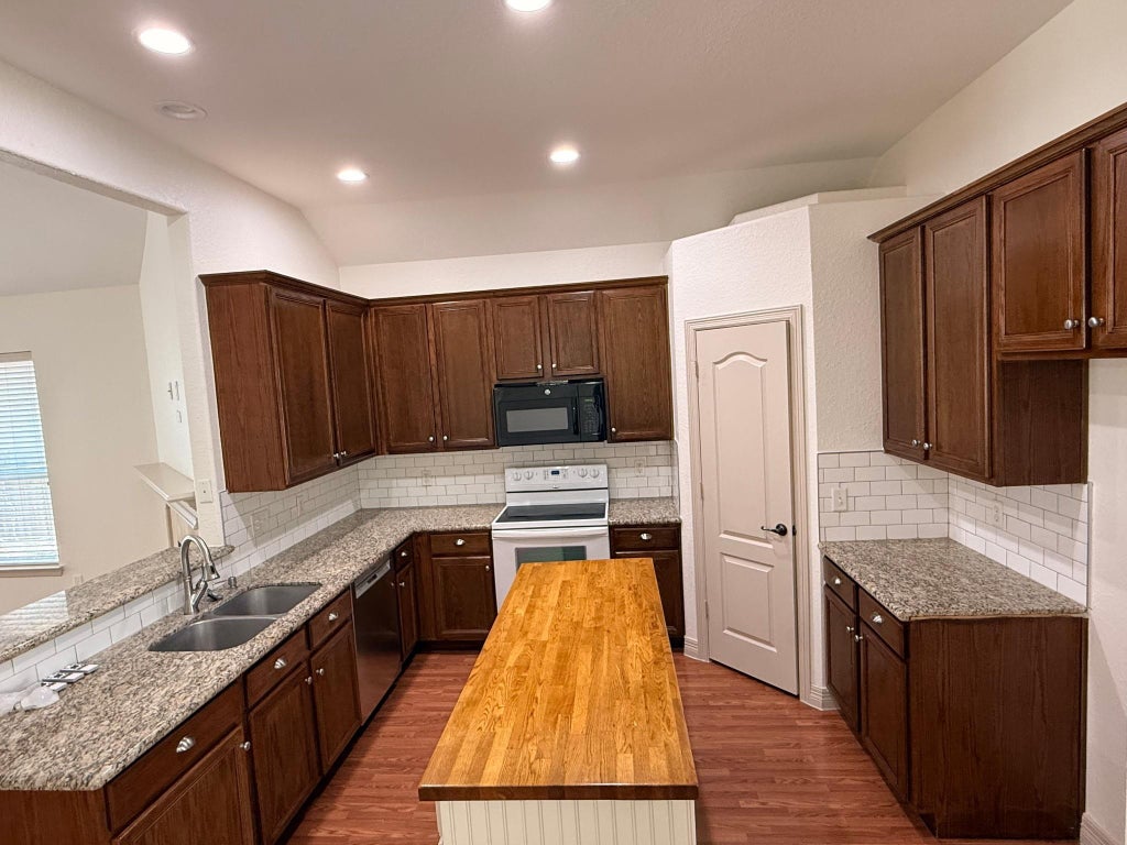 Photo of 19057 Hammer Lane, Porter, TX 77365 (MLS # 54487950)