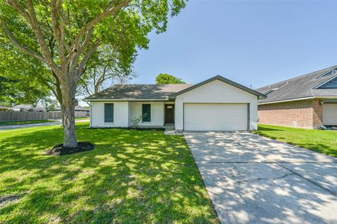 Photo of 5034 Creekview Drive, La Porte, TX 77571 (MLS # 40076957)