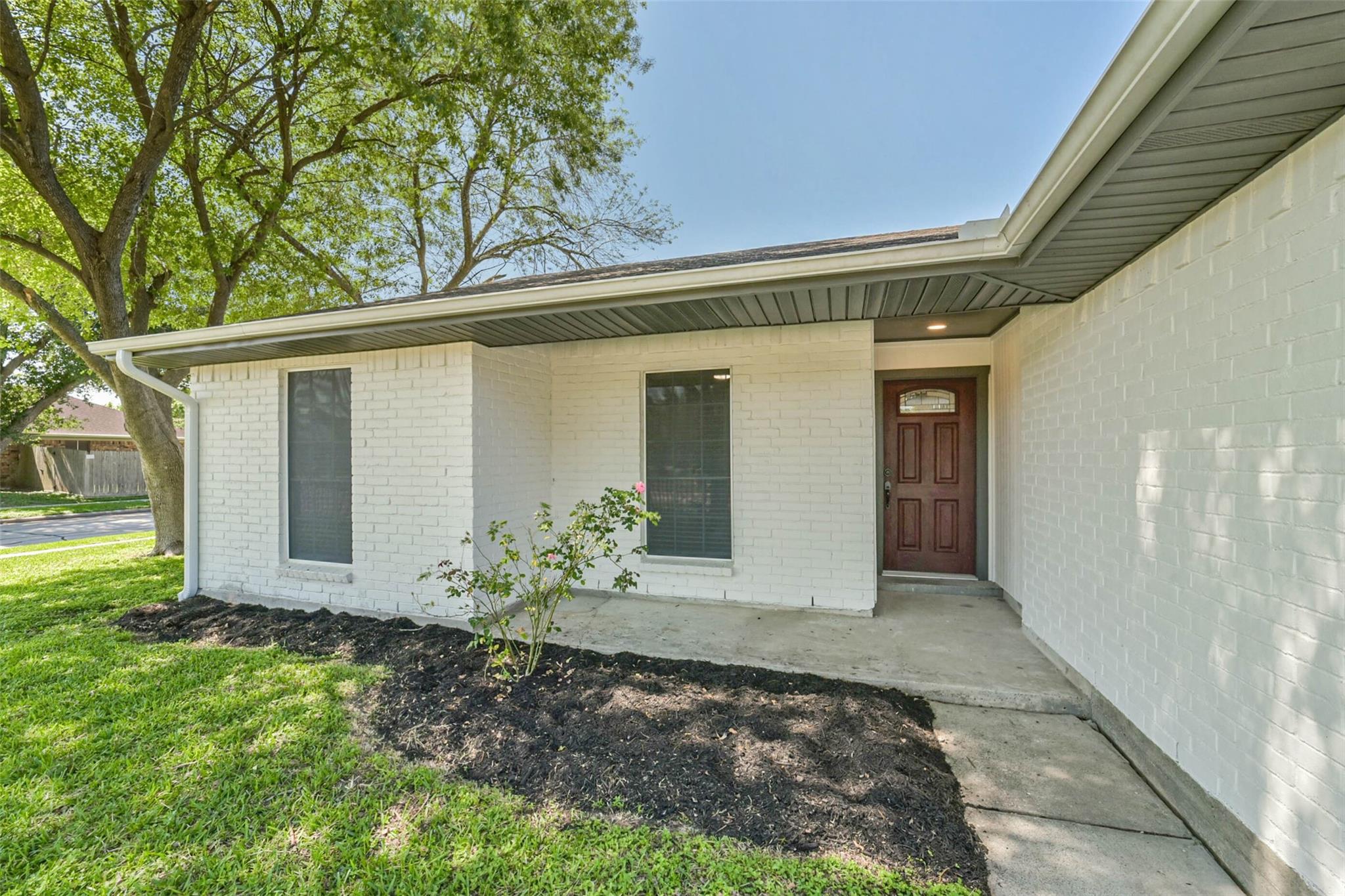 5034 Creekview Drive