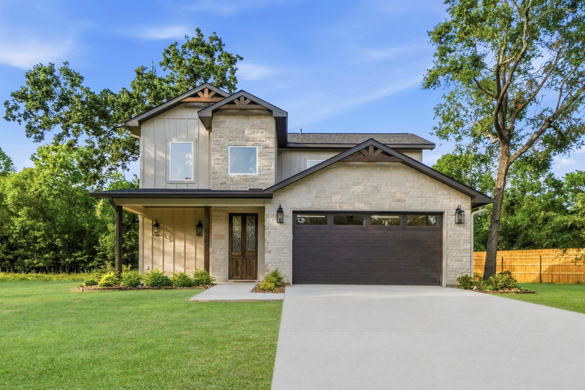 533 Candlelight Lane