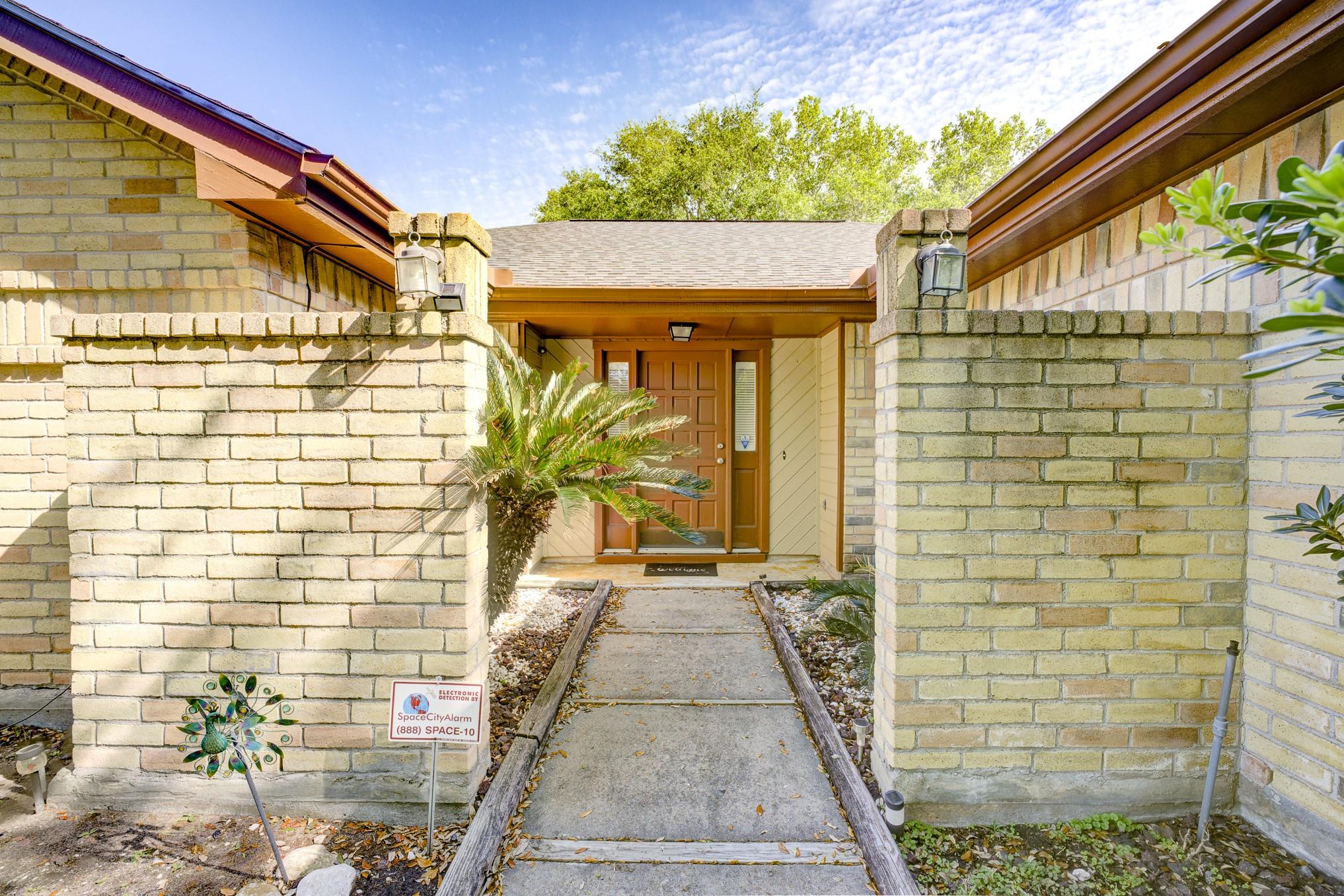 16134 Beechnut Street