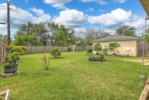 Tiny photo for 1718 Droxford Drive, Houston, TX 77008 (MLS # 34435919)