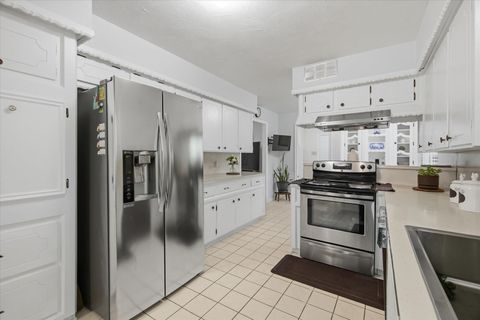 Tiny photo for 1718 Droxford Drive, Houston, TX 77008 (MLS # 34435919)