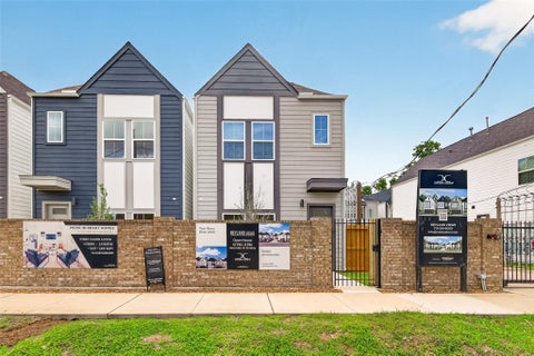 Photo of 328 Neyland Street, Houston, TX 77022 (MLS # 39886773)