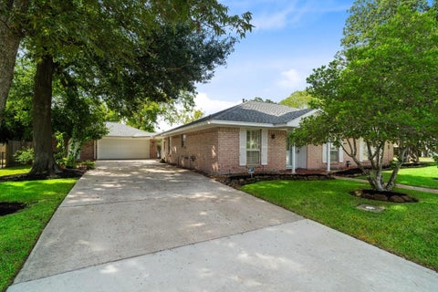Photo of 702 3rd Street, Humble, TX 77338 (MLS # 50289777)