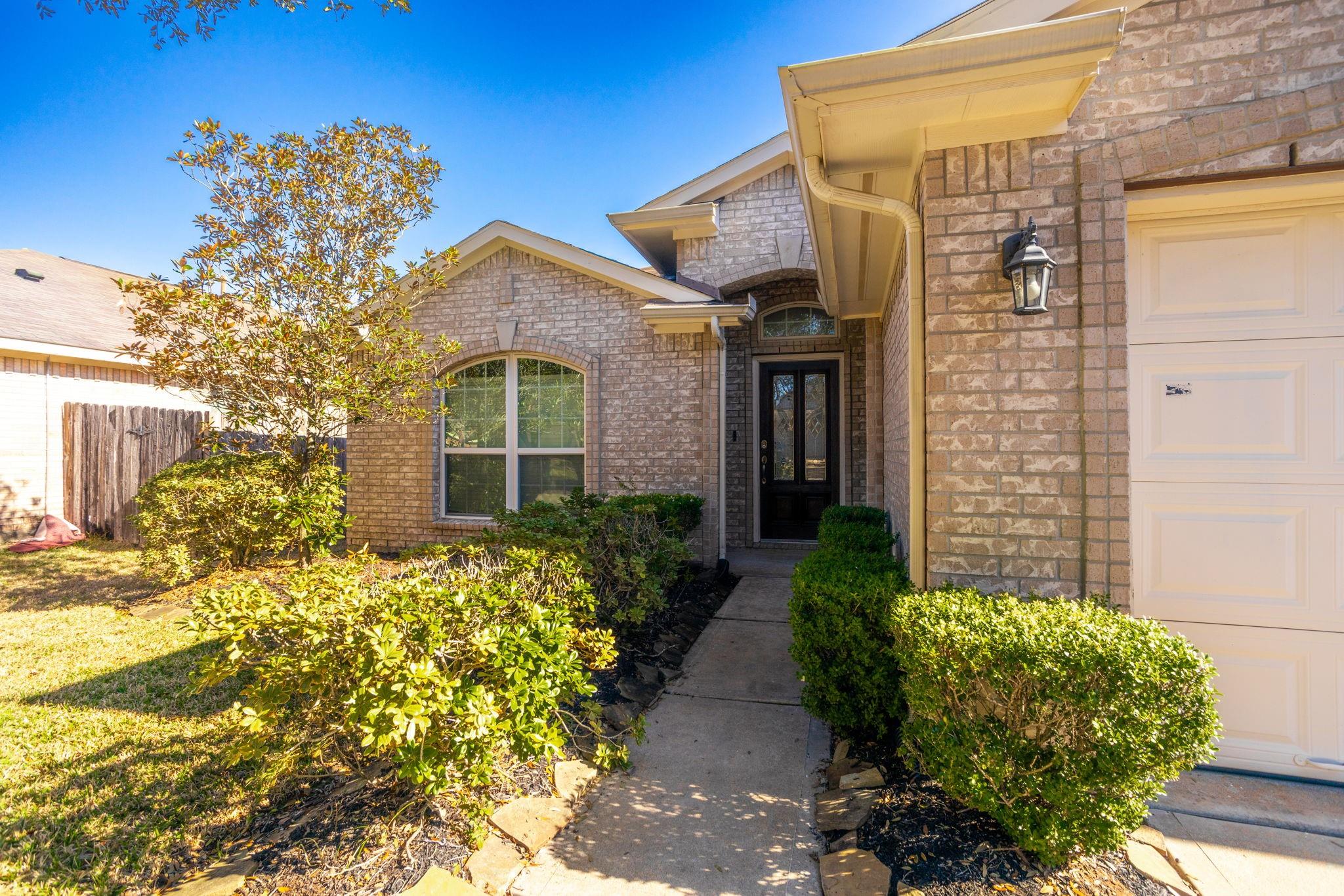 6022 Strong Bank