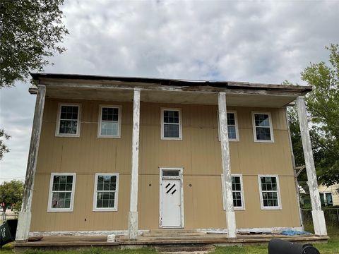 Photo of 515 E French Street, Cuero, TX 77954 (MLS # 8186907)