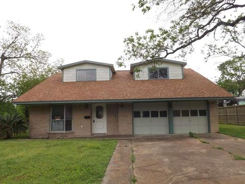 Photo of 501 S Holmes Street, La Porte, TX 77571 (MLS # 44535355)