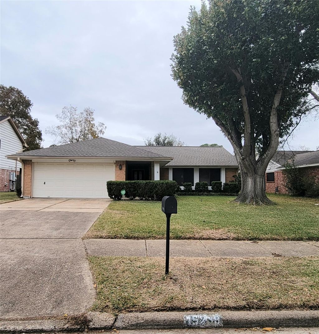 Photo of 15239 Ensenada Drive, Houston, TX 77083 (MLS # 841479)
