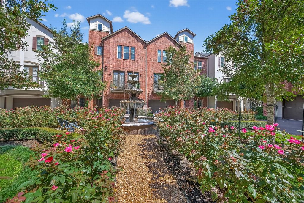 Photo of 912 Lovett Blvd #B, Houston, TX 77006 (MLS # 45050208)