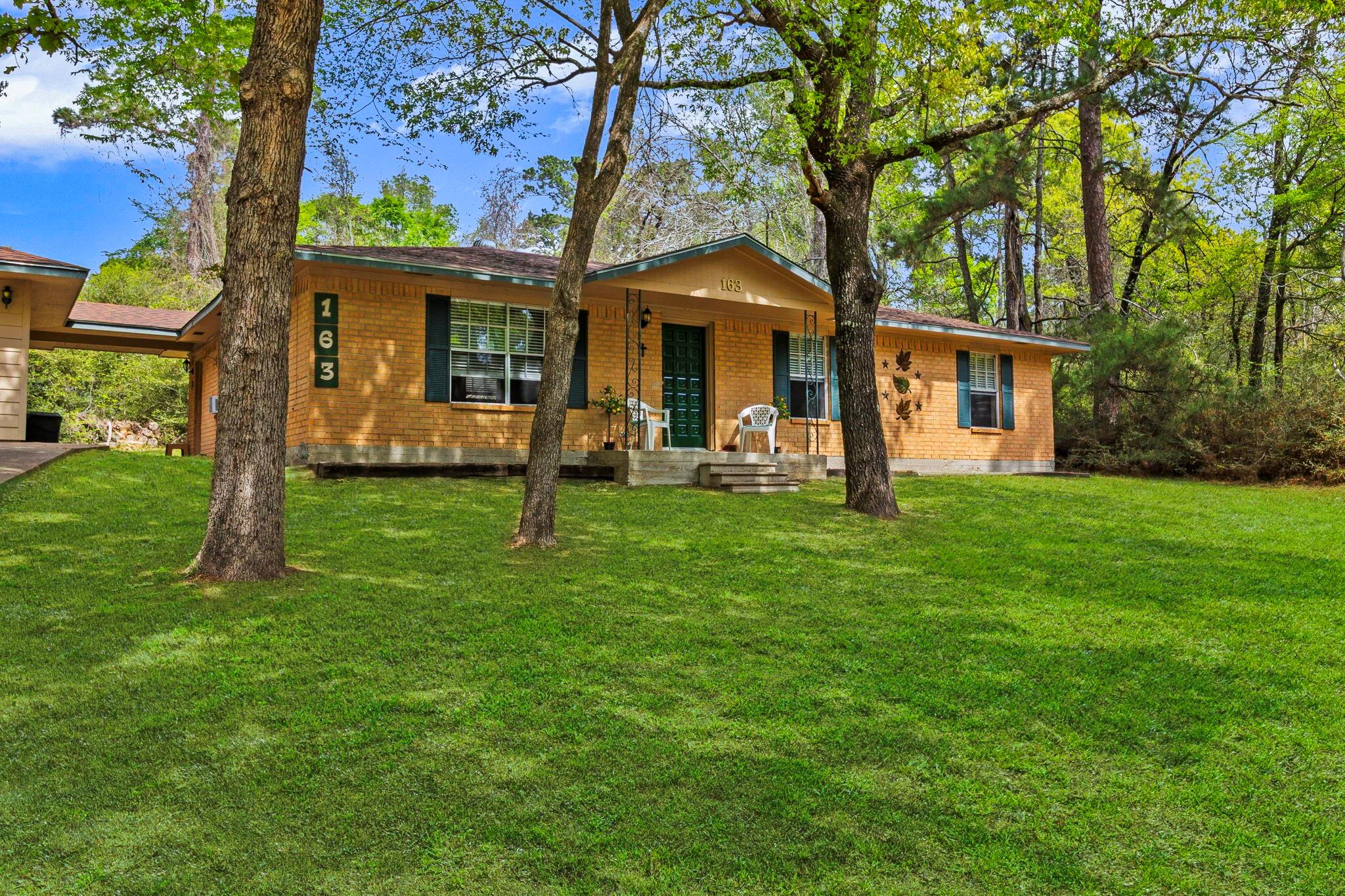 163 Westwood Drive E