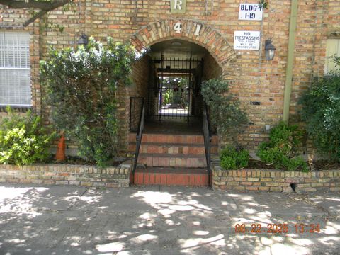 Photo of 6401 Skyline Drive #37, Houston, TX 77057 (MLS # 95054044)