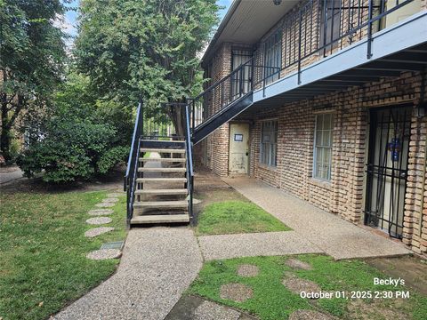 Photo of 6401 Skyline Drive #37, Houston, TX 77057 (MLS # 95054044)