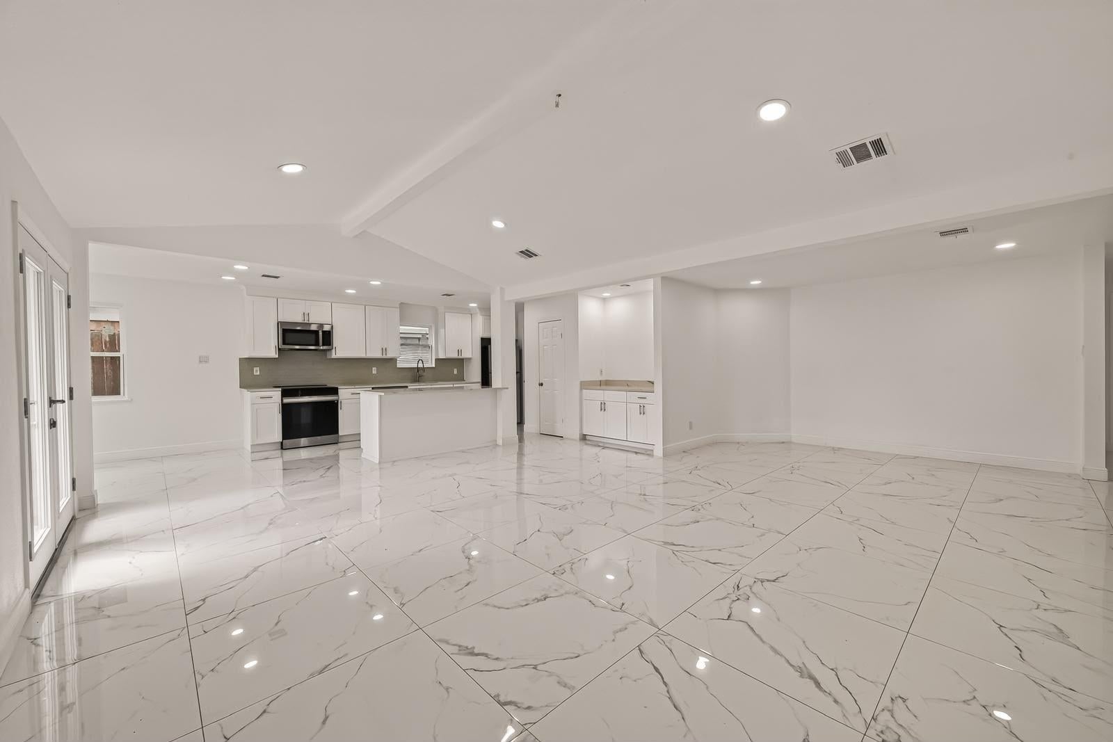 1811 Polley Court