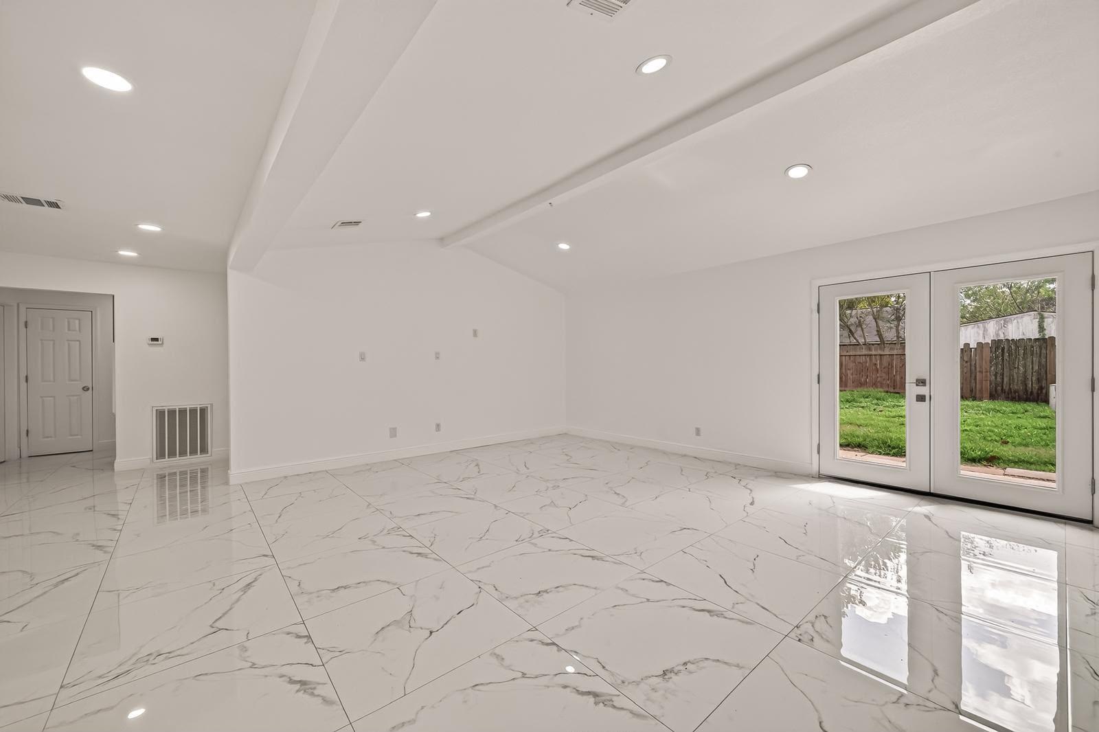 1811 Polley Court