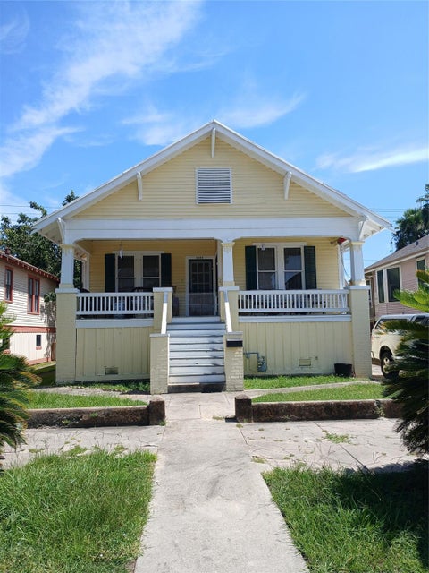 Photo of 1023 Postoffice ST, Galveston, TX 77550 (MLS # 75687733)