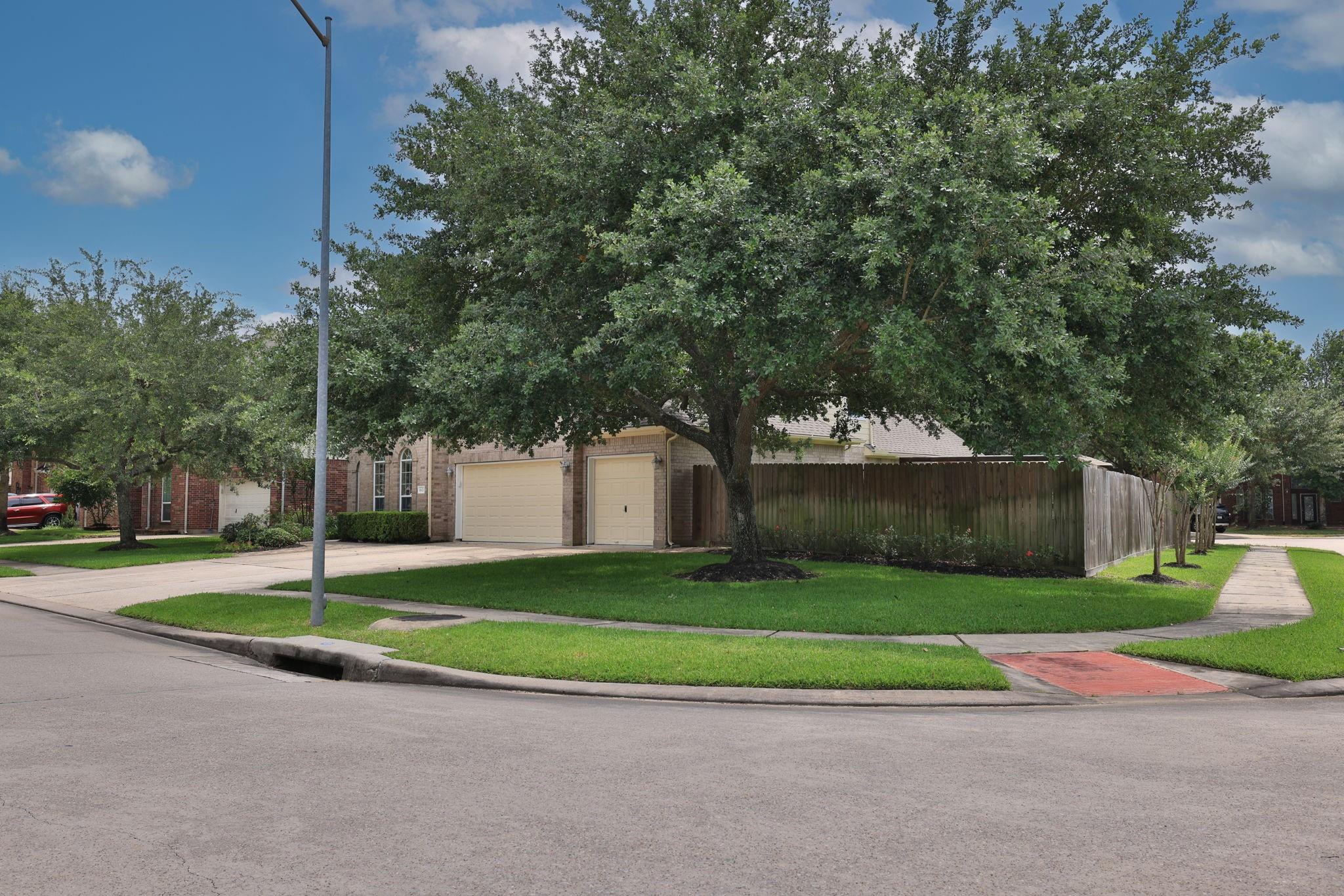 4423 Bridgestone Cedar Drive