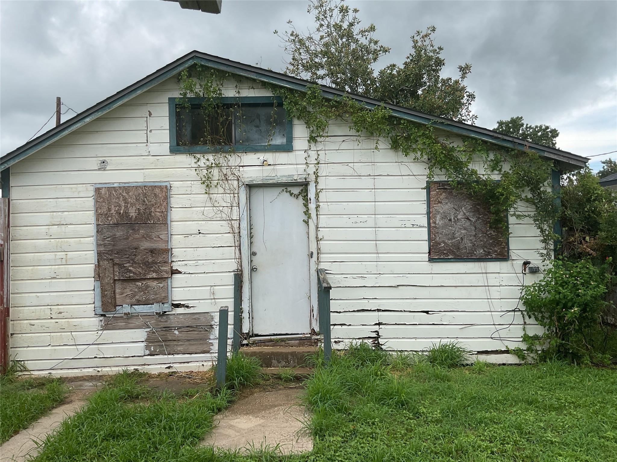 213 E Bernard Street