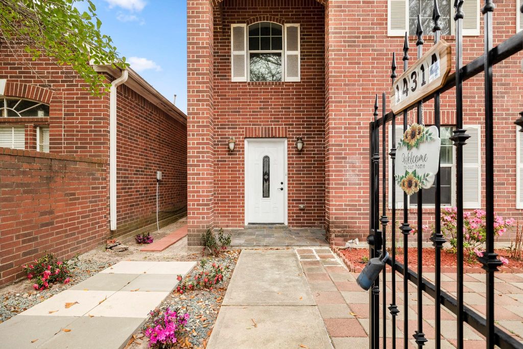 Photo of 14314 N Cashel Oak Drive, Houston, TX 77069 (MLS # 26136230)