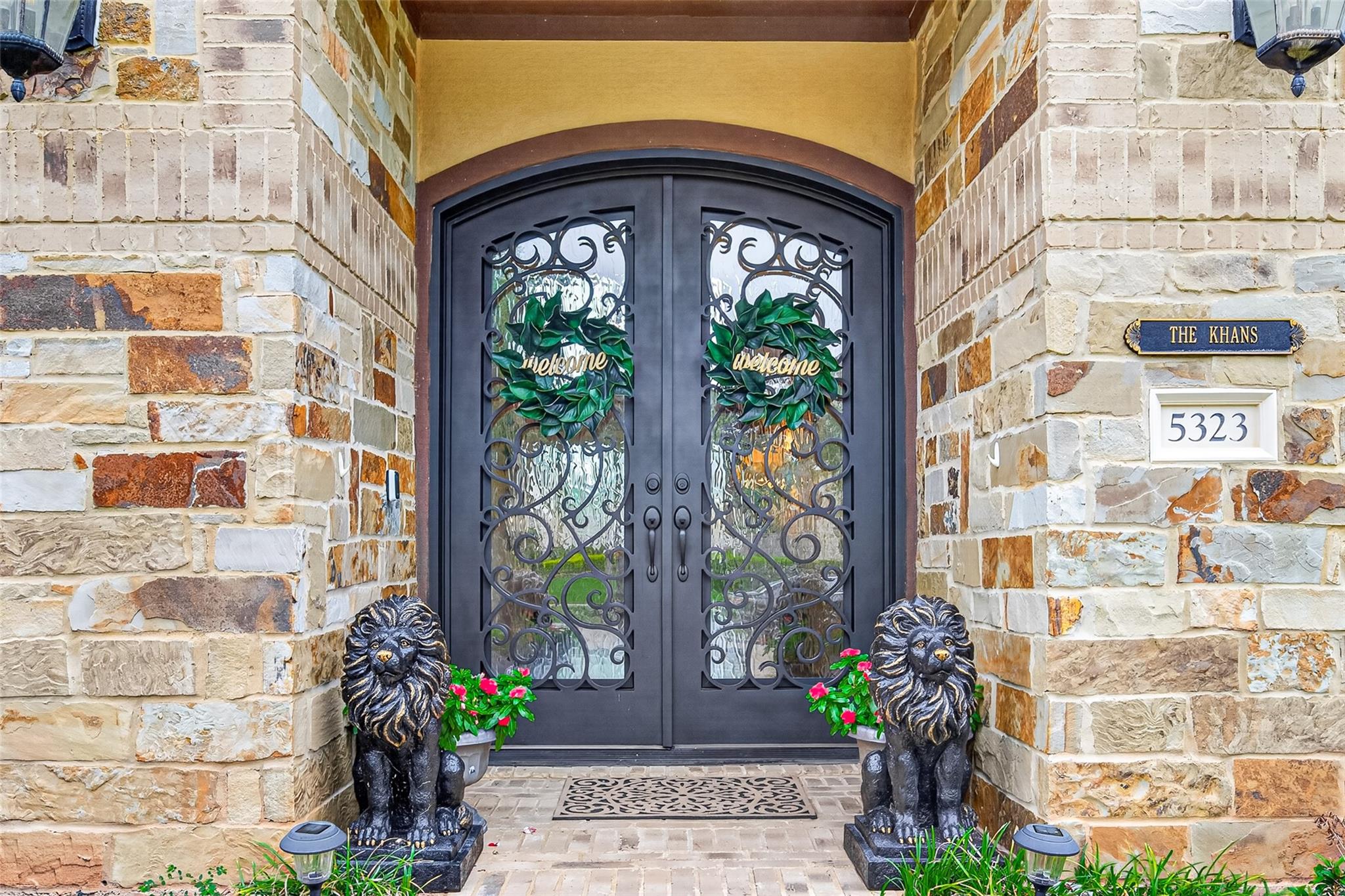 5323 Lockwood Bend Lane