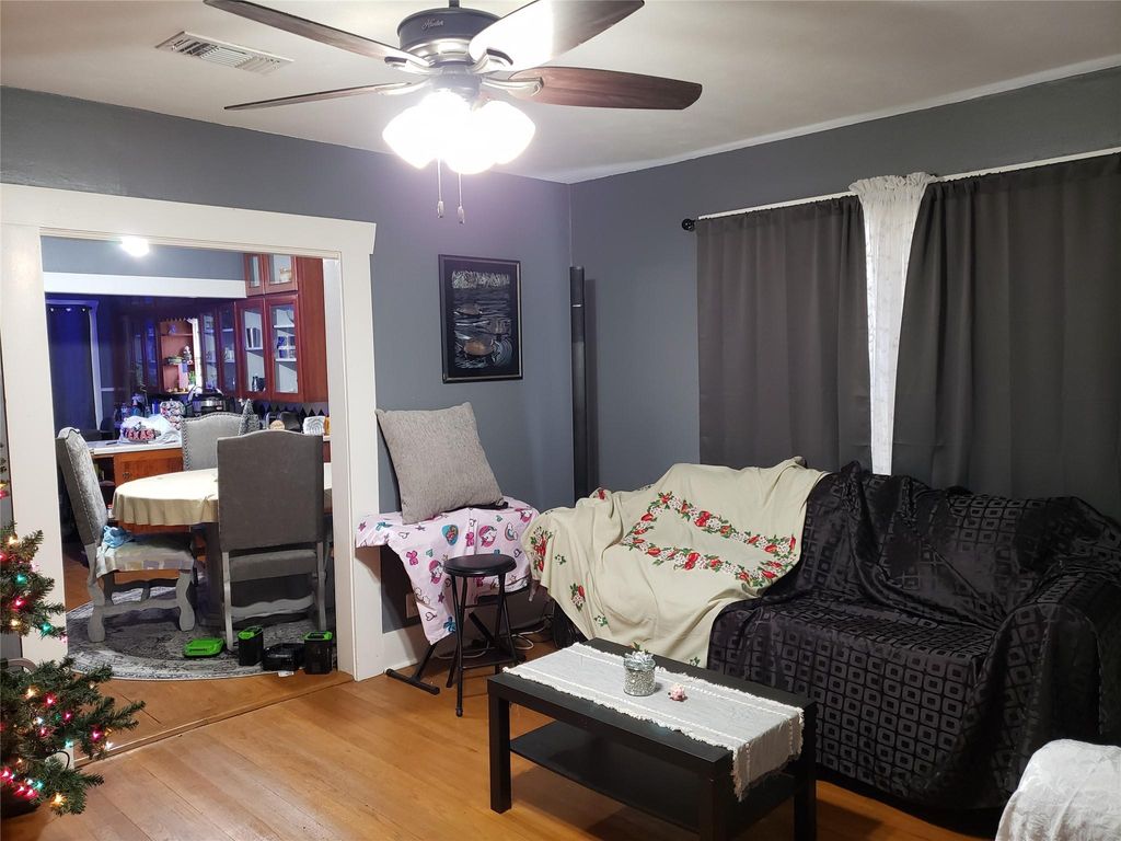 Photo of 712 E Lobit Street, Baytown, TX 77520 (MLS # 4969658)