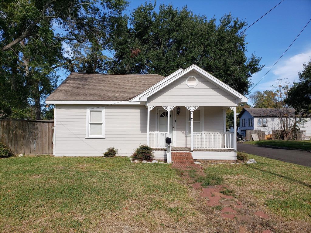 Photo of 712 E Lobit Street, Baytown, TX 77520 (MLS # 4969658)