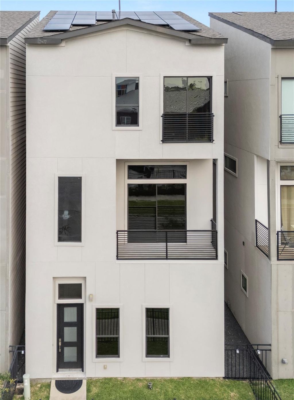 Photo of 2317 Cleburne Street, Houston, TX 77004 (MLS # 961546)